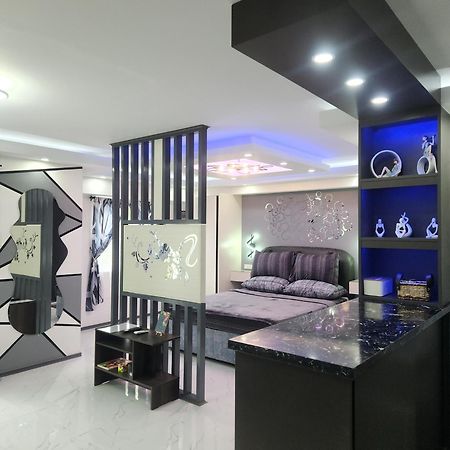 Condo Azur Suites B316 Near Airport, Netflix, Stylish, Cozy With Swimming Pool Lapu-Lapu City Buitenkant foto